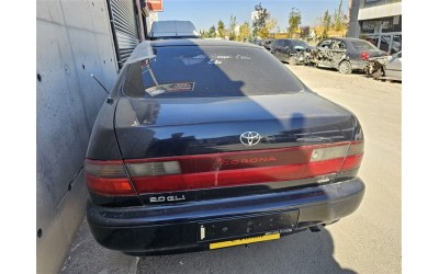 Toyota Corona bagaj kapağı