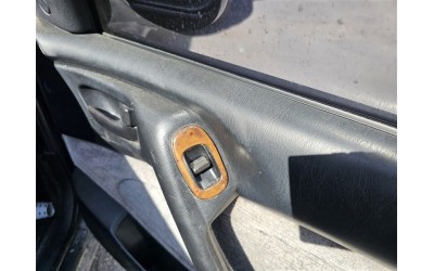 Toyota Corona sağ cam açma düğmesi