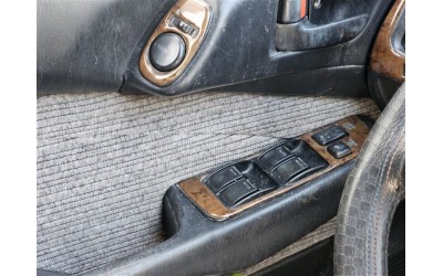 Toyota Corona cam açma düğmesi şoför