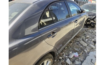 Toyota Avensis sağ arka kapı