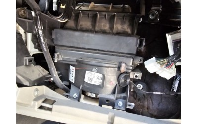 Toyota Avensis kalorifer motoru