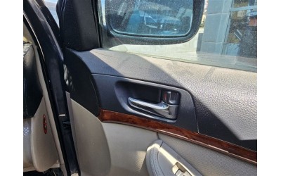 Toyota Avensis sağ ön kapı kilidi