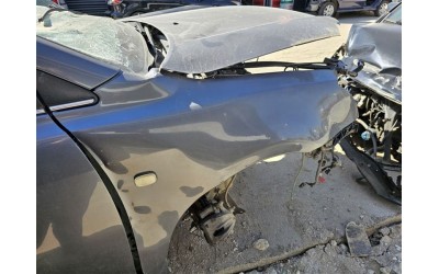 Toyota Avensis sağ ön çamurluk